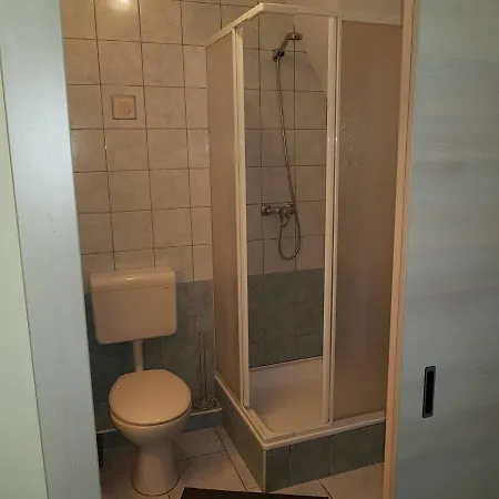 Grantek Ueduelohaz 3*