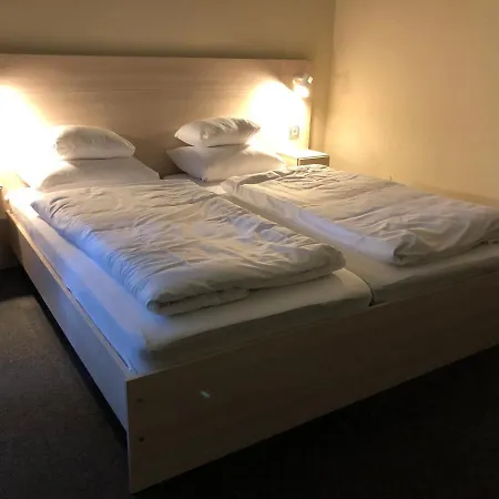 Grantek Ueduelohaz 3* Balatonlelle