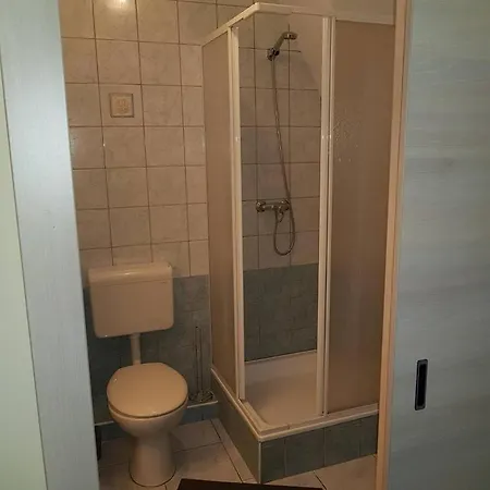 Grantek Ueduelohaz 3*