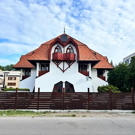 Grantek Ueduelohaz 3*