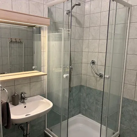 Grantek Ueduelohaz Hotel 3*