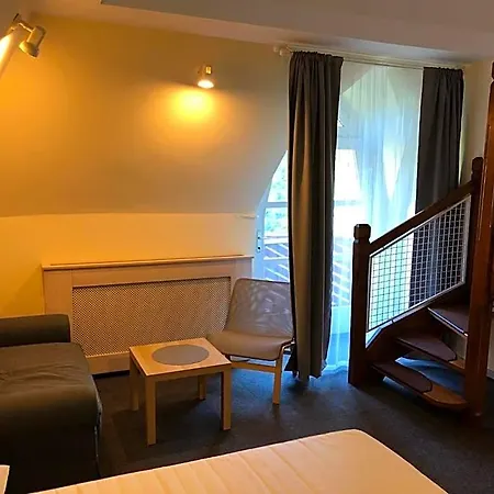 Grantek Ueduelohaz Hotel 3*
