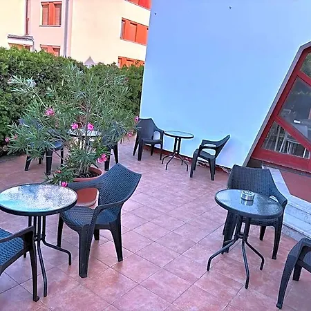 Grantek Ueduelohaz Hotel