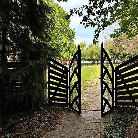 Hotel Grantek Ueduelohaz
