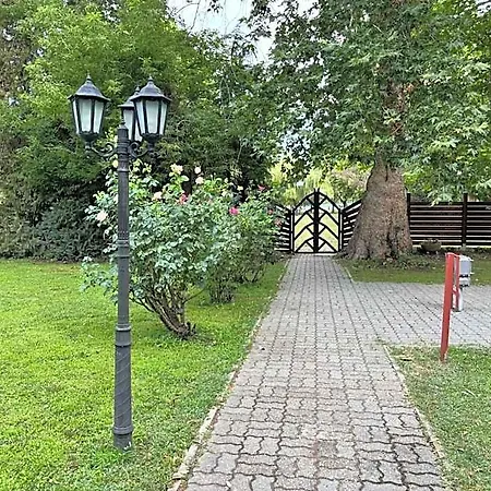 Hotel Grantek Ueduelohaz