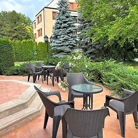Grantek Ueduelohaz Hotel Balatonlelle