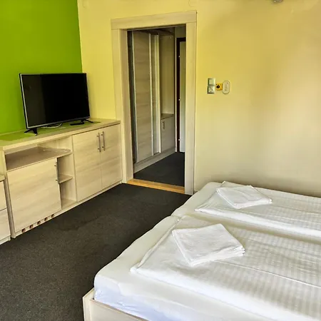 Grantek Ueduelohaz 3* Балатонлелле