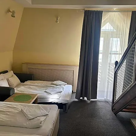 Grantek Ueduelohaz Otel