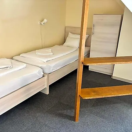 Otel Grantek Ueduelohaz
