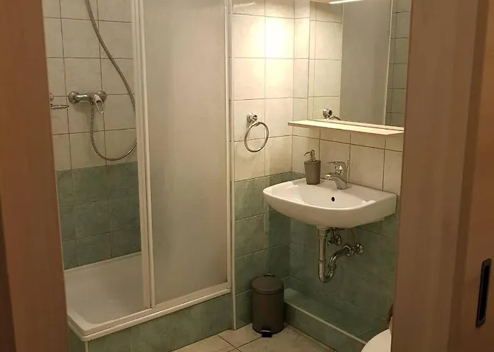 Grantek Ueduelohaz Hotell *