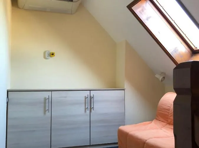 Grantek Ueduelohaz Hotell